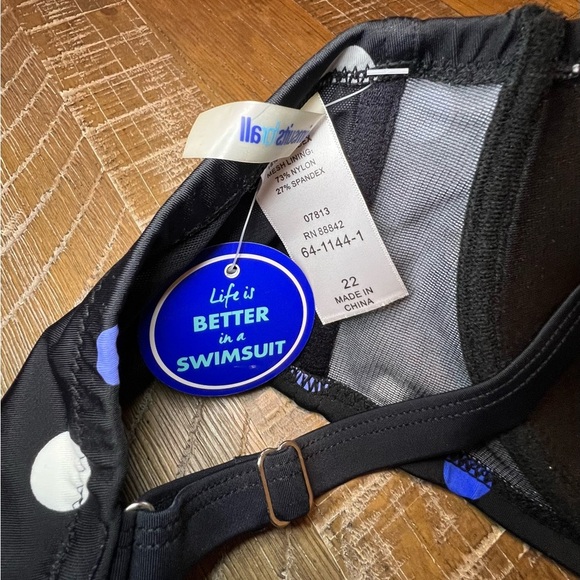 Polka Dot Bikini Top with Molded Cups & Underwire Size 22 - Picture 5 of 8